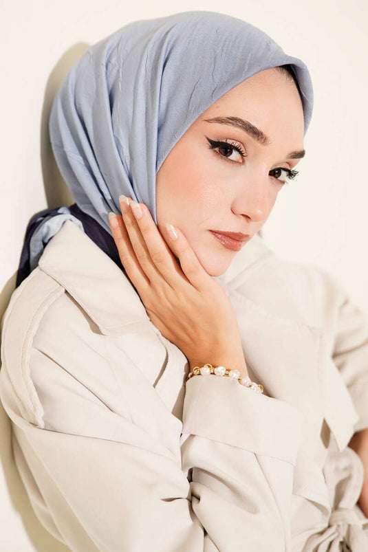 وشاح كرش من الخيزران مخطط باللون الأزرق الداكن