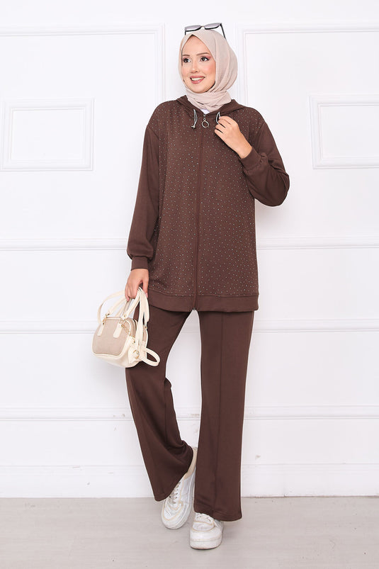 بدلة أويسو من قطعتين باللون البني مع أحجار مرشوشة وسحاب