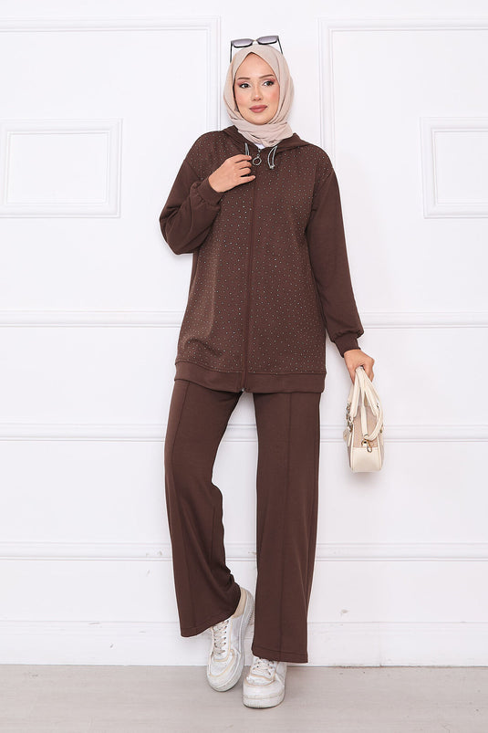 بدلة أويسو من قطعتين باللون البني مع أحجار مرشوشة وسحاب
