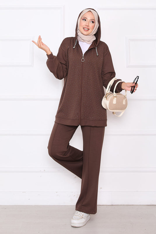 بدلة أويسو من قطعتين باللون البني مع أحجار مرشوشة وسحاب