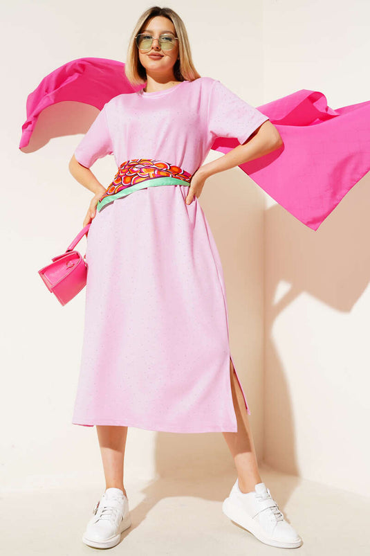 Robe midi rose à pierres éparpillées