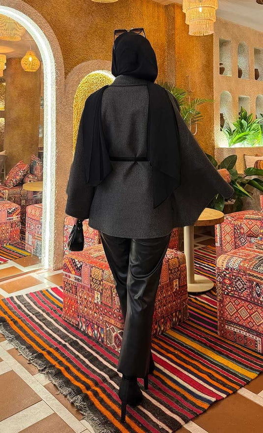 Seyyar  Kemerli Düğme Detaylı Tesettür Kaşe Panço Füme