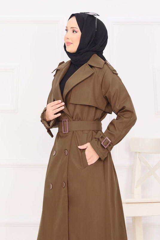 Trench détaillé boutonné avec ceinture mobile