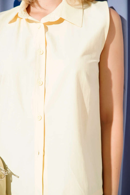 قميص قصير بدون أكمام أصفر