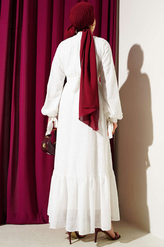 Glitzerndes, knöchellanges Kleid mit Bart, weiß