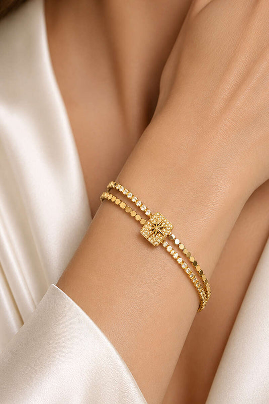 Pulsera Dorada Con Detalles De Piedra