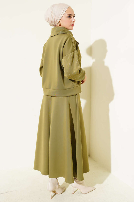 Zweiteiliges Scuba-Set mit Steinbesatz in Hellgrün