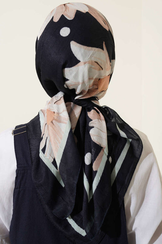 Weicher, floral bedruckter Baumwollschal in Marineblau