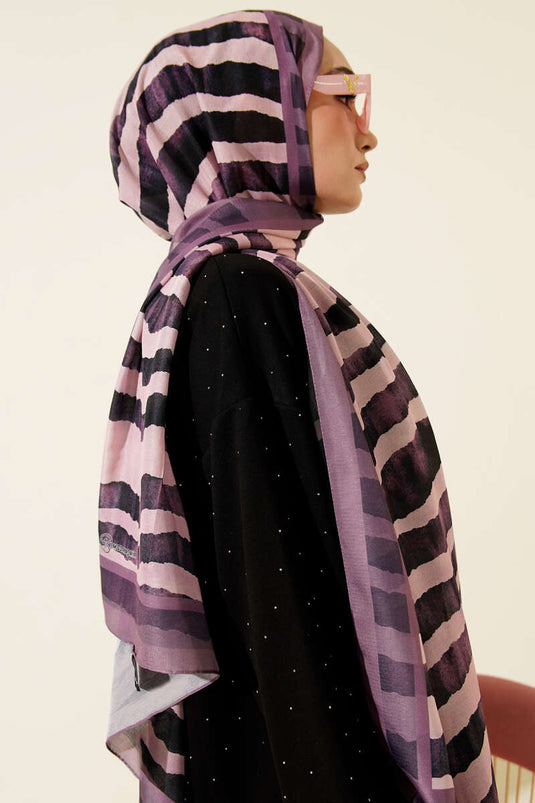 Bufanda Lina con patrón de palitos, color lila