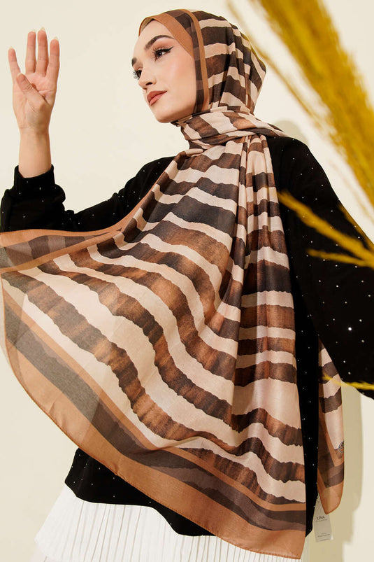 Patrón de palo Lina Shawl Tabaco