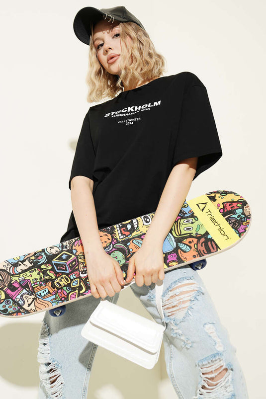 T-shirt nera con scritta Stockholm