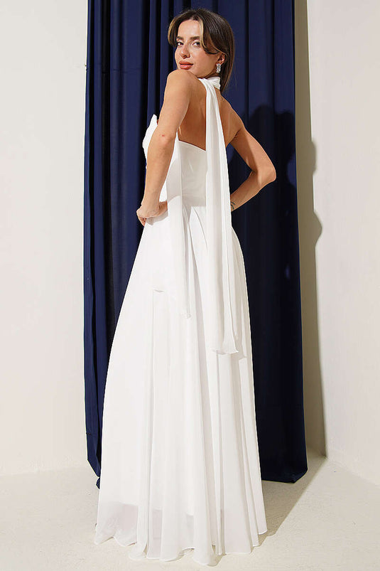Abito da sera in chiffon con scollo a cuore colore ecru