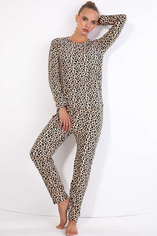 طقم بيجامة من جلد سويدي بياقة دائرية وأكمام طويلة بنقشة جلد النمر