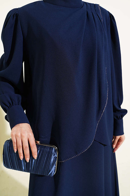Ensemble deux pièces jupe salopette avec détails en pierre, bleu marine