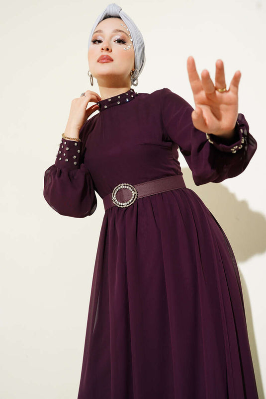 فستان شيفون بحزام وتفاصيل حجرية، لون أرجواني