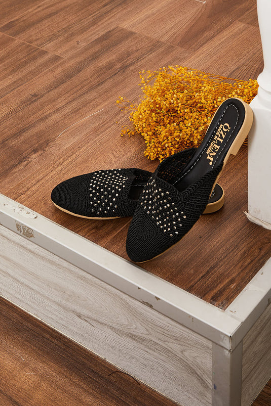Chaussons tricotés avec détails en pierre noirs
