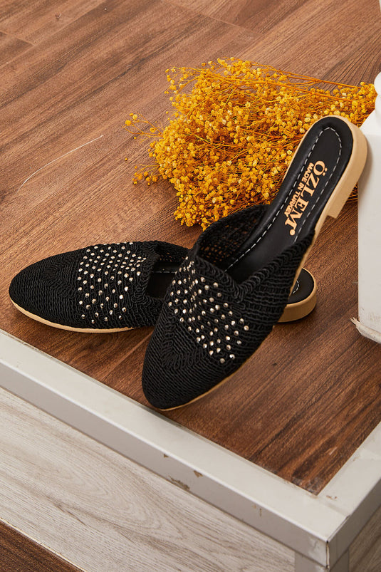 Chaussons tricotés avec détails en pierre noirs