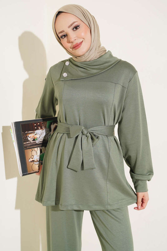 Ensemble Deux Pièces Avec Boutons Et Détails Ornés Vert Calla