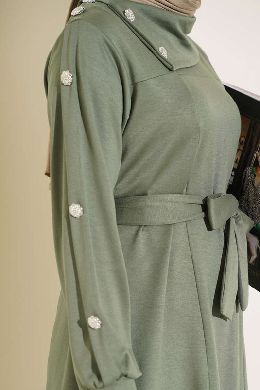 Ensemble Deux Pièces Avec Boutons Et Détails Ornés Vert Calla