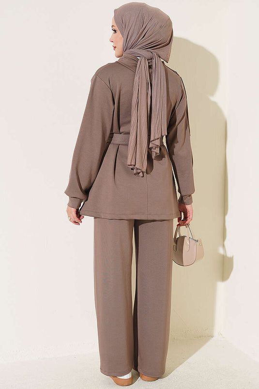 Tweedelige Set Met Versierde Knopen In Mink