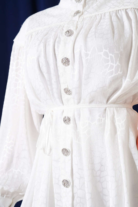 بدلة مكونة من قطعتين من الجاكار بأزرار حجرية، لون بيج فاتح