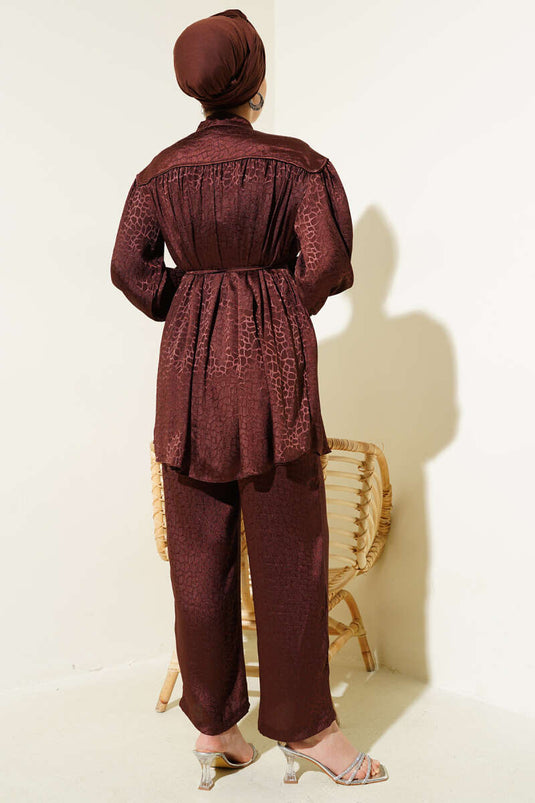 Ensemble deux pièces marron en jacquard à motifs et boutons en pierre