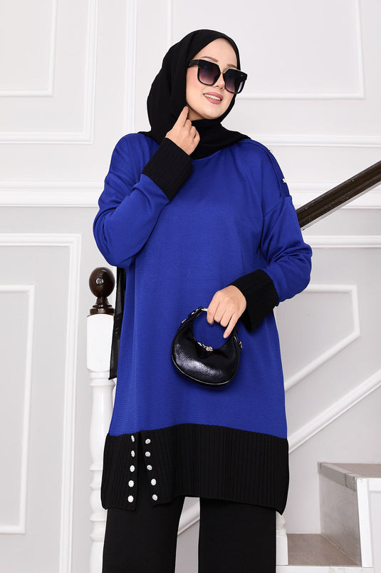 Ensemble en tricot bicolore à boutons en pierre chez Saks