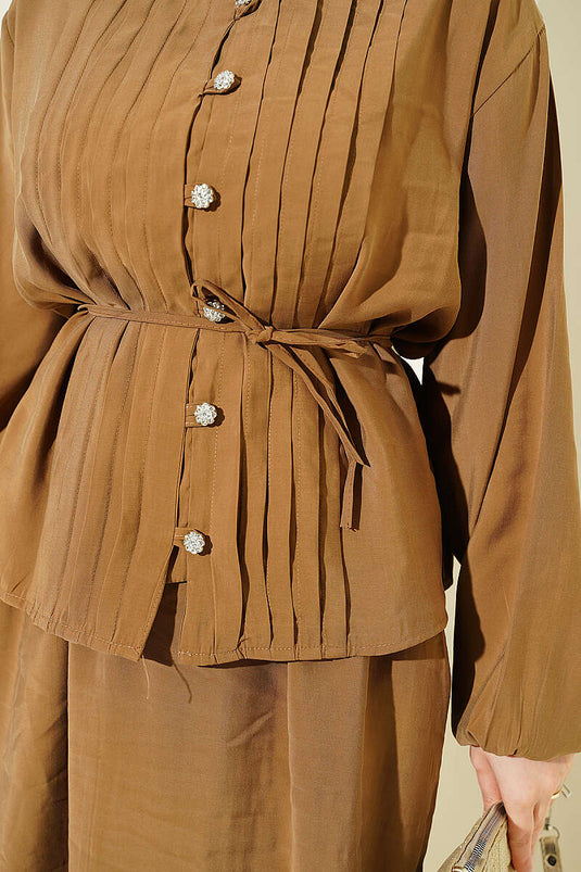 Ensemble à jupe en modal nervuré avec boutons en pierre, couleur tabac