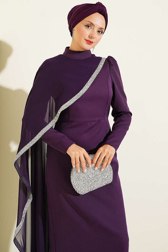 Lila Abendkleid Mit Perlenband Und Tüllcape