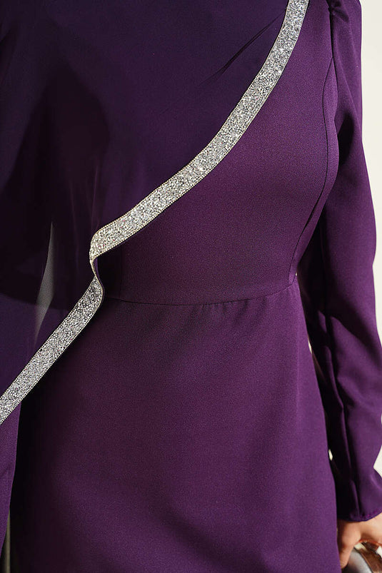 Lila Abendkleid Mit Perlenband Und Tüllcape