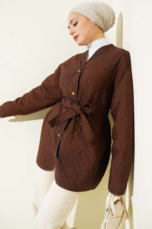 سترة مبطنة مزينة بحجر باللون البني