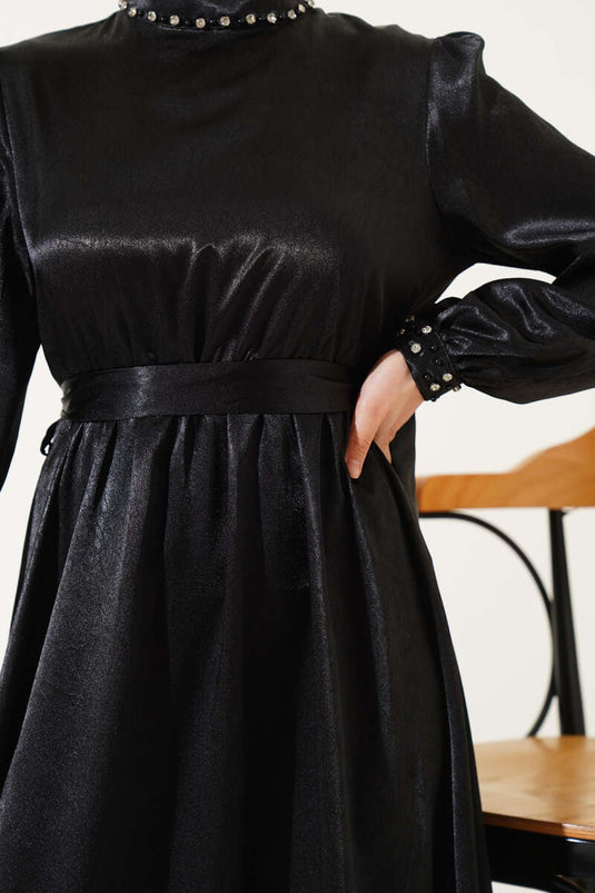 فستان جاكار مزين بالأحجار وحزام أسود