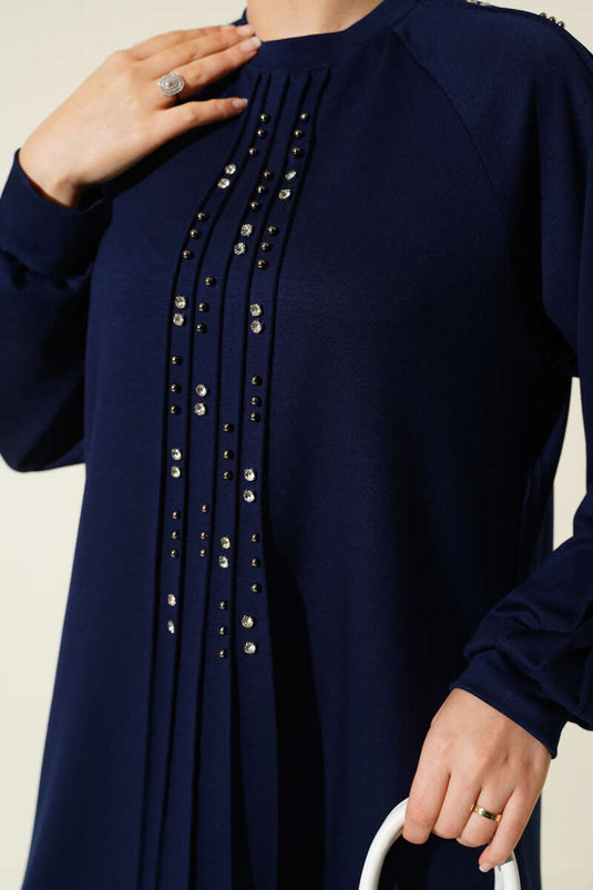 بدلة لويشا من قطعتين مزينة بالأحجار باللون الأزرق الداكن