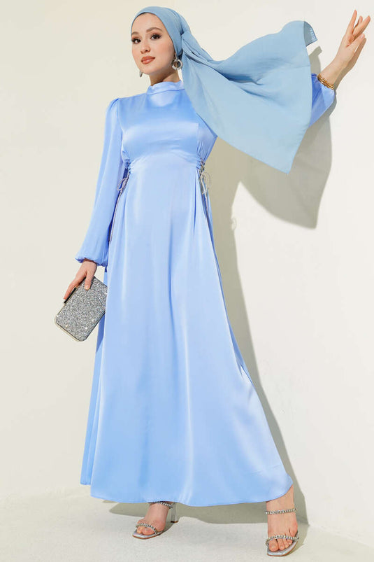 Robe de soirée en satin avec pierres et liens Bleu bébé
