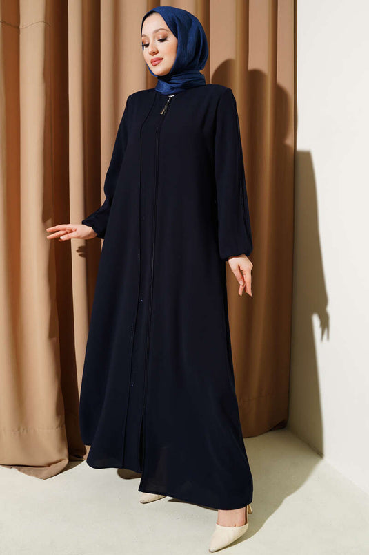 Abaya grande taille matelassée avec épaules cousues et pierres bleu marine