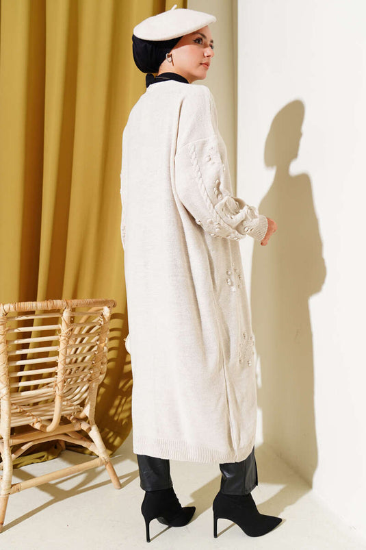 كارديجان محبوك بأزرار حجرية باللون البيج