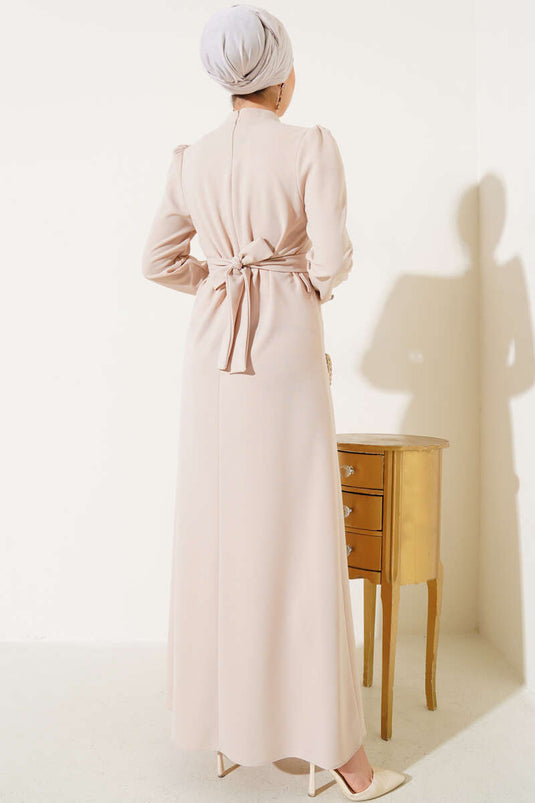 Taşlı Kemer Tokalı Elbise Bej