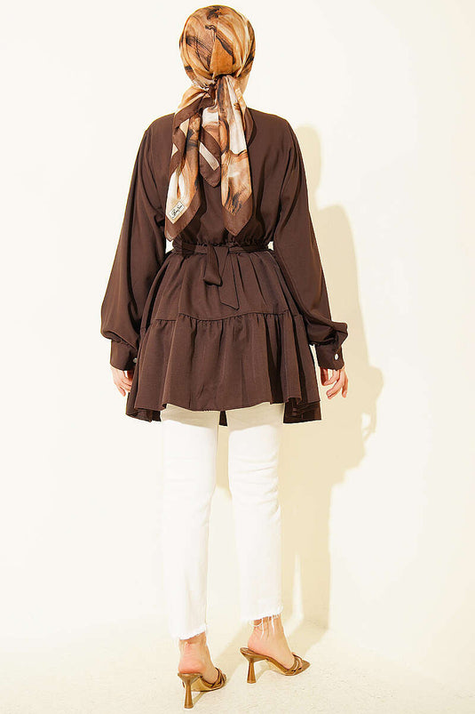Mehrlagiges Hemd mit steinbesetzter Schnalle, Braun
