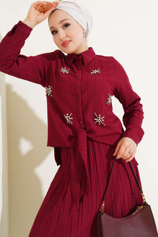 بدلة مكونة من قطعتين مع تنورة ورباط أمامي بلون العنابي