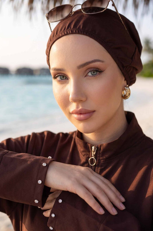 مايوه محتشم ثلاثي بأكمام نصف سحاب مزين بالأحجار بلون برقوقي