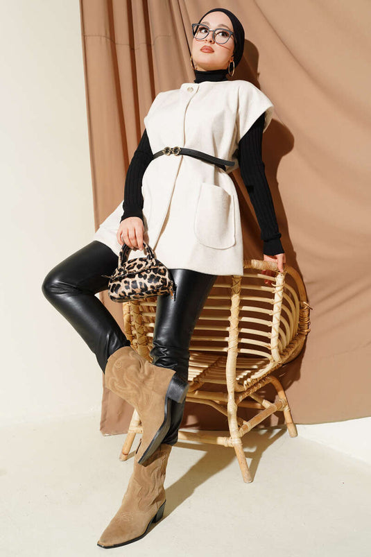 Gilet beige à un bouton et ceinture, avec barbe