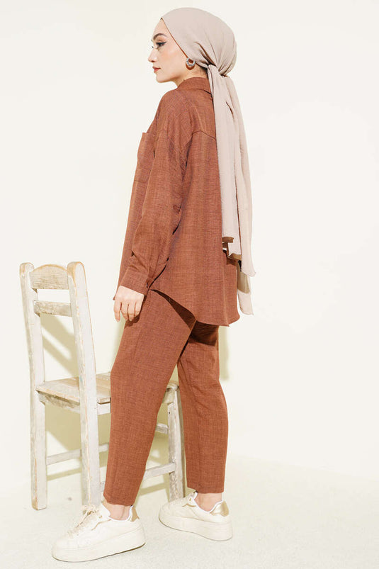 Completo doppio con camicia a tasca singola marrone