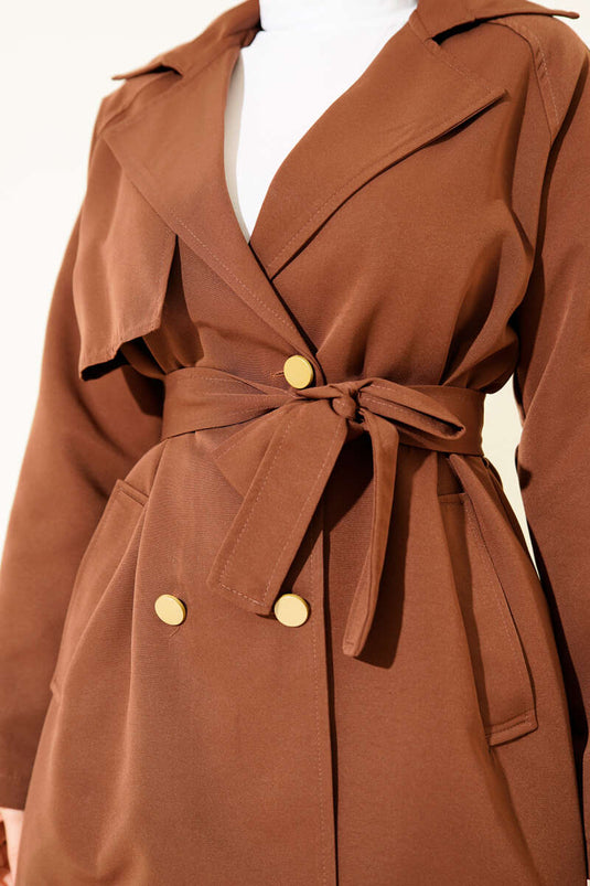 Trench monospalla con spalline e bottoni, marrone