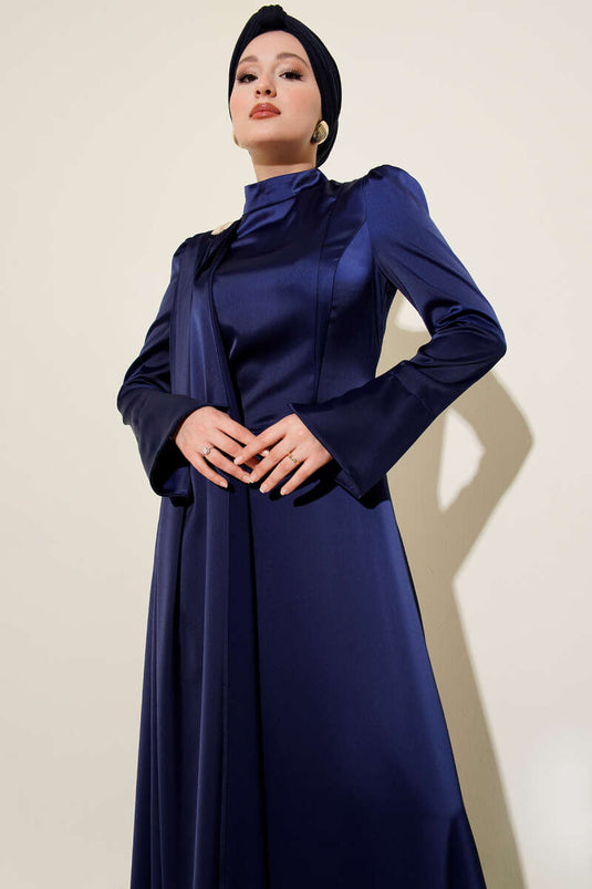 عباءة ساتان كحلية اللون بكتف واحد