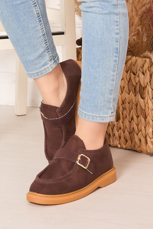 حذاء كاجوال بإبزيم واحد بني