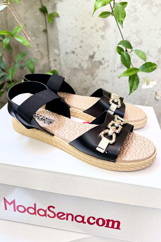 Buckle Detailed Sandals Black