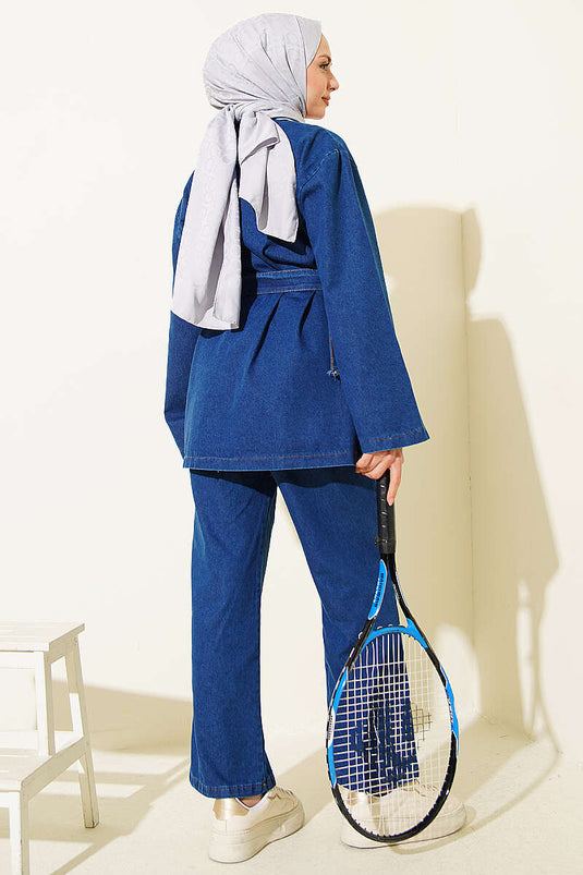 Completo in jeans con cintura fibbia blu