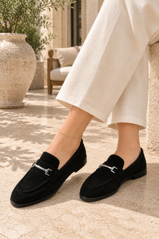 Mocassins en daim à boucles noirs
