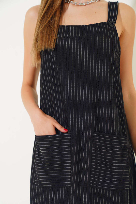 أفرول مخطط مع جيوب باللون الأسود