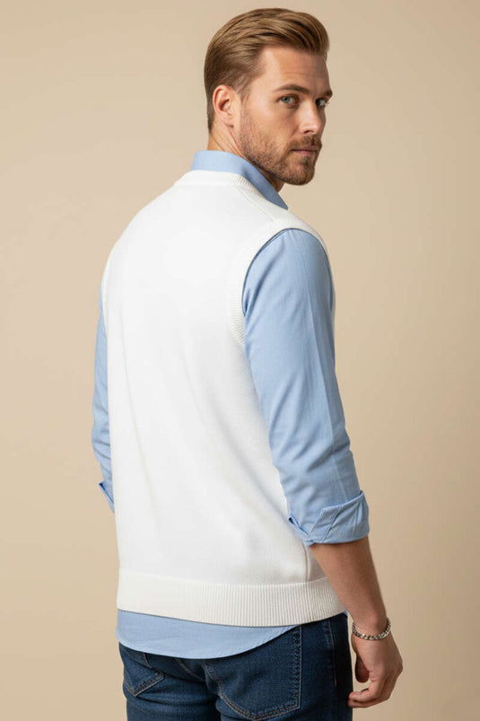 كنزة رجالية بدون أكمام بيضاء